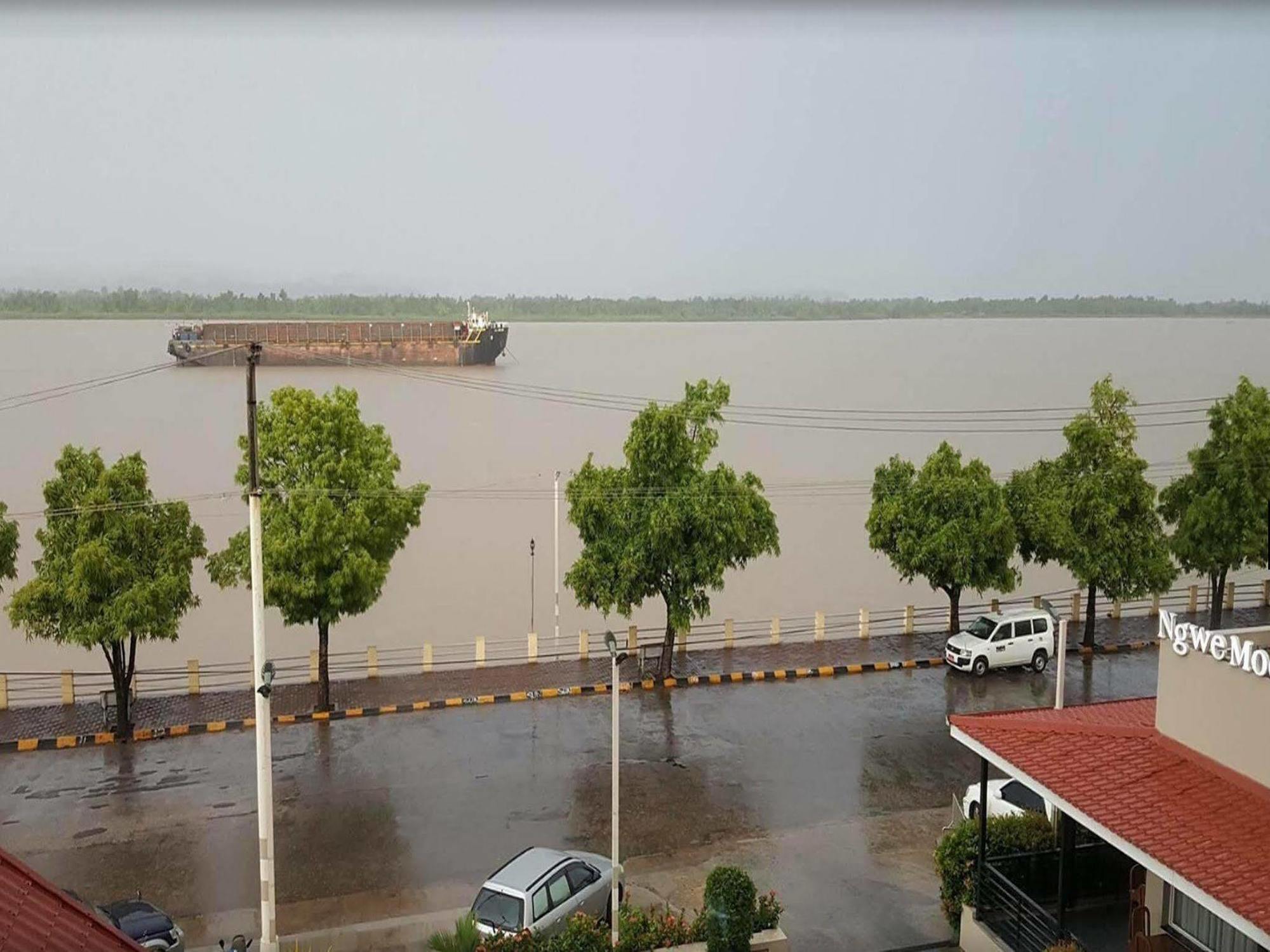 Ngwe Moe Hotel Mawlamyine Exteriér fotografie