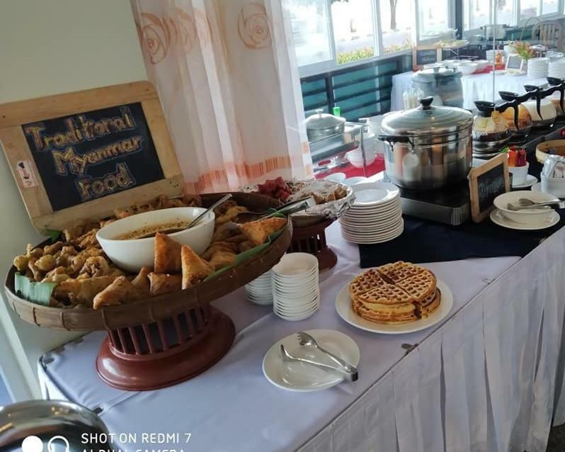 Ngwe Moe Hotel Mawlamyine Exteriér fotografie
